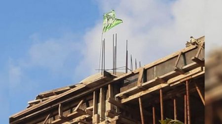 Kozlu’da Cami inşaatına hilafet bayrağı asıldı