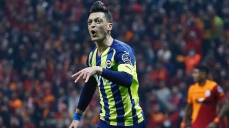 Fenerbahçe Mesut Özil ile yollarını ayırdı