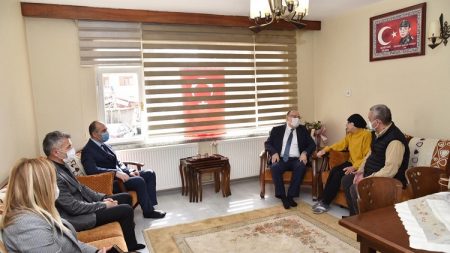 Vali Mustafa Tutulmaz, Devrek’te Şehit Ailelerini ziyaret etti