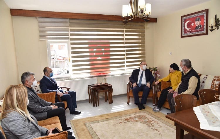 Vali Mustafa Tutulmaz, Devrek'te Şehit Ailelerini ziyaret etti